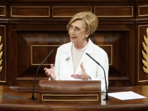 La portavoz de UPyD, Rosa Díez, interviene ante el Pleno .