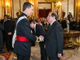S.M. el Rey saluda a Juan Vicente Herrera, Presidente de la Junta de Castilla y León.