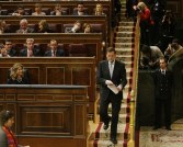 Mariano Rajoy Brey, candidato a Presidente del Gobierno, del Grupo Parlamentario Popular, se dirige a la Tribuna de Oradores. En el banco azul la Ministra socialista de Ciencia e Innovación Cristina Garmendia