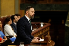 Santiago Abascal, presidente de VOX, interviene para fijar su posición en la Sesión de Investidura del candidato socialista