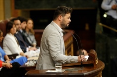 El portavoz de ERC, Gabriel Rufián, defiende su posición frente a la investidura del candidato a presidente del Gobierno, Pedro Sánchez