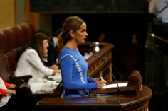 Patricia Reyes Rivera, Secretaria 4ª del Congreso de los Diputados, durante el llamamiento para la votación