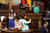Micaela Navarro Garzón, candidata a una vicepresidencia del Congreso de los Diputados, votando