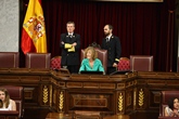 Constitución de la Mesa de Edad. María Teresa de Lara Carbó, Presidenta (diputada de mayor edad)