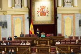 Constitución de la Mesa de Edad. María Teresa de Lara Carbó, Presidenta (diputada de mayor edad), María Such Palomares y Nayua Miriam Alba Goveli, Secretarias (diputadas de menor edad)