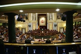 Panorámica del Salón de Plenos con la Mesa de Edad