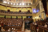 Panorámica de la mesa de edad con la bancada popular