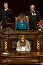 María Such Palomares, Secretaria de la Mesa de Edad (menor edad) en la tribuna con motivo de la Constitución de la XI legislatura. 