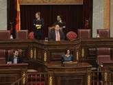 Constitución de la Mesa de Edad, José Manuel Albendea, Presidente (mayor edad). Secretarios, Alberto Garzón Espinosa y Belén Hoyo Juliá (menor edad) 