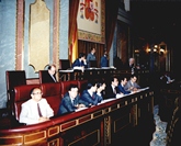 Mesa de edad formada por León Máximo Rodríguez, Presidente (mayor edad) y los secretarios José Luis Rodríguez Zapatero y Gonzalo Robles Orozco (menor edad) 