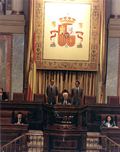 Constitución de la Mesa de Edad, Máximo Rodríguez Valverde, Presidente (mayor edad) y los Secretarios Juan Costa y Belén Do Campo (menor edad) asistidos por el Secretario General del Congreso de los Diputados, Ignacio Astarloa. 