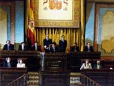 Constitución de la Mesa del Congreso. Federico Trillo-Figueroa, Presidente. Vicepresidentes 1º a 4º, Enrique Fernández Miranda, Joan Marcet, Josep López de Lerma y José Vicente Beviá. Secretarios 1º a 4º, María Bernarda Barrios, Pedro Antonio Ríos, Carmen del Campo y Joxe Juan González de Txabarri. Asistidos por el Secretario General del Congreso de los Diputados, Ignacio Astarloa.