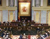 Constitución de la Mesa de Edad. Álvaro Delapuerta, Presidente (mayor edad). Secretarias, Leire Pajín Iraola (en tribuna) y Ana Belén Vázquez Blanco (menor edad). Asistida por la Secretaria General del Congreso de los Diputados, Piedad García- Escudero.