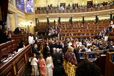 Diputados votando durante la Sesión Constitutiva de la XIII Legislatura
