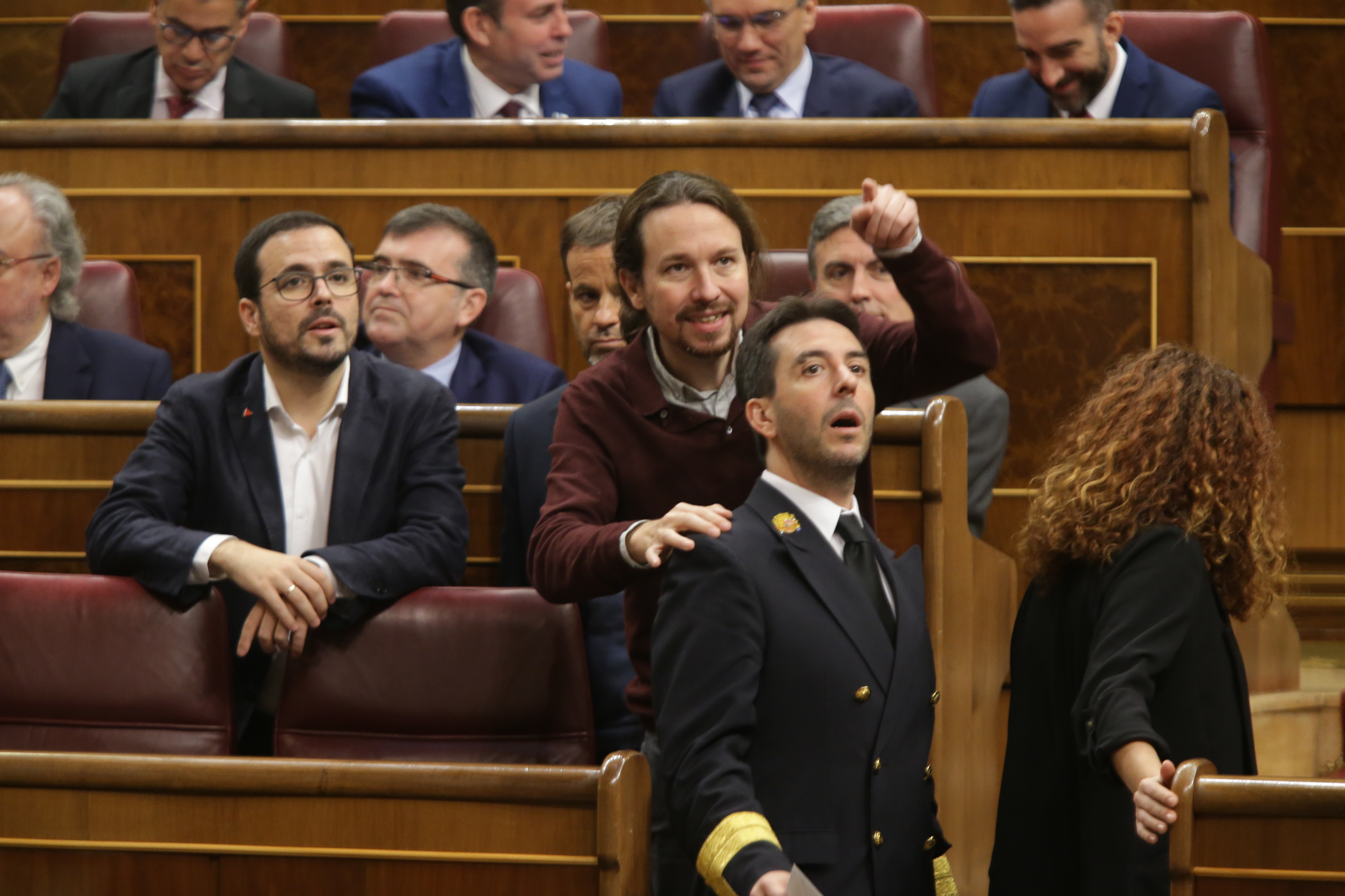 Pablo Iglesias y Alberto Garzón en las bancadas.