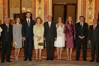 SS. MM los Reyes Don Juan Carlos I y Doña Sofía junto a los Príncipes de Asturias y las Infantas. El presidente del Gobierno, D. José Luis Rodríguez Zapatero y el Presidente del Senado, D. Javier Rojo