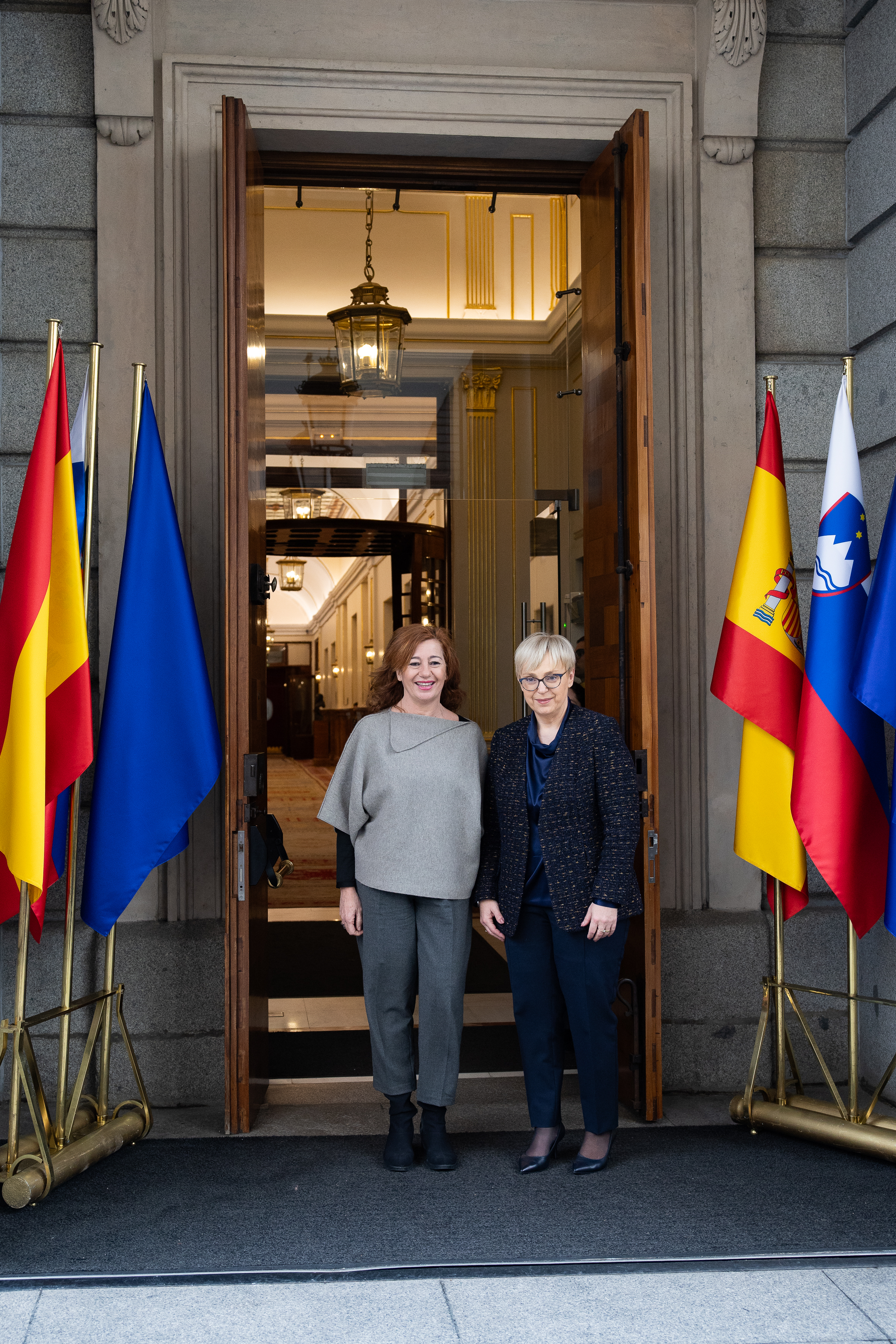 Recepción institucional durante la visita de la Presidenta de Eslovenia al Congreso.