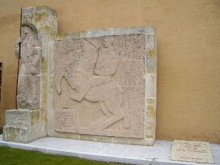 Monumento sobre la tumba de Julián Sánchez “El Charro” en la plaza de Herrasti de Ciudad Rodrigo.