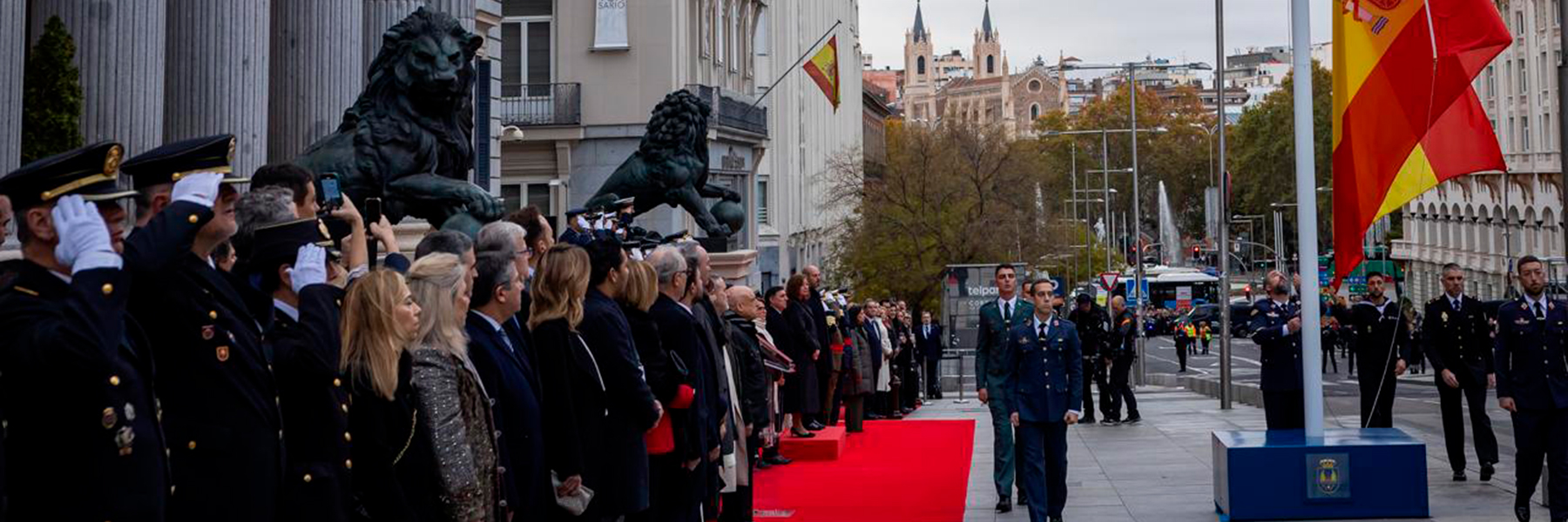 Izado solemne de bandera