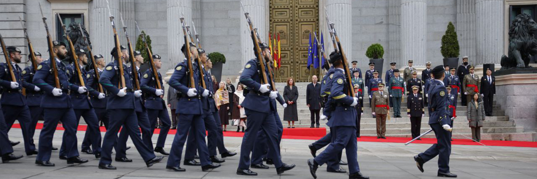 Izado solemne de bandera