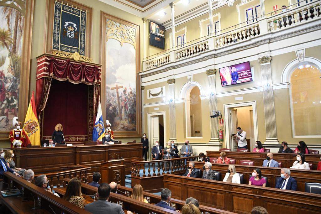 La presidenta del Congreso de los Diputados, Meritxell Batet, interviene en la sesión solemne del 40 aniversario del Parlamento de Canarias.