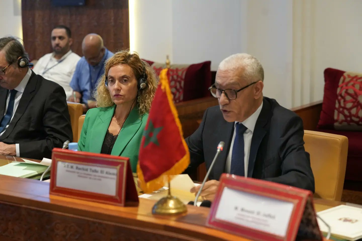 La presidenta del Congreso de los Diputados, Meritxell Batet, y el presidente de la Cámara de Representantes de Marruecos, Rachid Talbi El Alami, en la reunión de la Mesa de la Asamblea Parlamentaria de la Unión por el Mediterráneo.