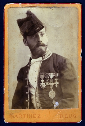 Ilustración 1: Eduardo Toda con el uniforme reglamentario de vicecónsul español (1883). <br/>© Museu de Reus Salvador Vilaseca, MR 13865.