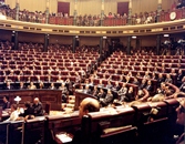Vista general del  Hemiciclo con los Diputados y Senadores en la sesión de apertura el 25 de noviembre de 1982