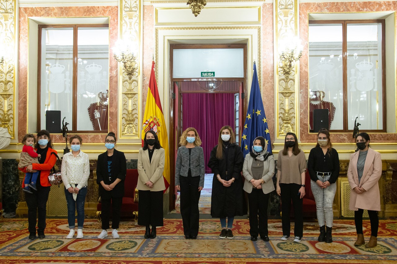 Encuentro de la presidenta del Congreso, Meritxell Batet, con una delegación de mujeres afganas refugiadas en Europa.