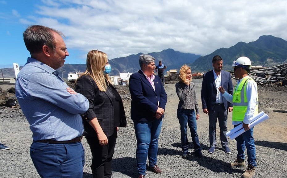 La presidenta del Congreso de los Diputados, Meritxell Batet, visita las zonas afectadas por la erupción del volcán de La Palma