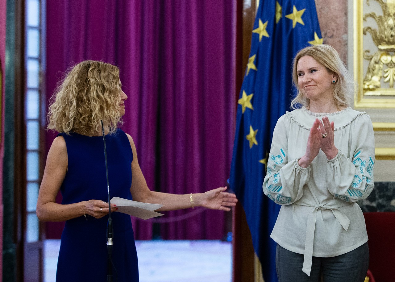 La presidenta del Congreso, Meritxell Batet, recibe la visita de la vicepresidenta de la Rada Suprema de Ucrania, Olena Kondratiuk